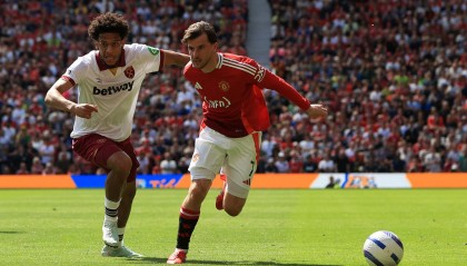 英超-7轮不胜!乌加特送礼约罗伤退 曼联0-2遭西汉姆双杀