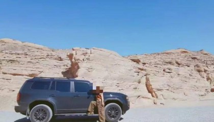 4人在青海无人区失联超30小时,亲历者讲述惊险获救经历:两车陷沙坑后弃车徒步40公里,用口红写下求救信息,当时已基本断水