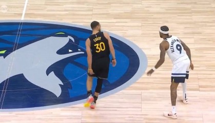 勇士重创!库里左腿筋拉伤 本场比赛不会回归