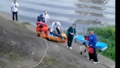 四川一特斯拉坠河驾驶人身亡,知情人士发声