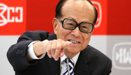 招招致命！等从李嘉诚手里夺回巴拿马港口后，特朗普下令猛攻胡塞！