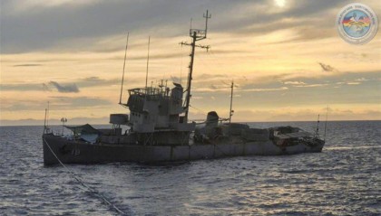 “我还没开枪呢,你怎么就倒下了?”美菲演习出现尴尬一幕:退役舰艇自行沉没