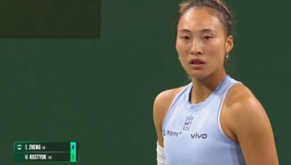 三连胜！郑钦文击败科斯秋克 晋级女单八强