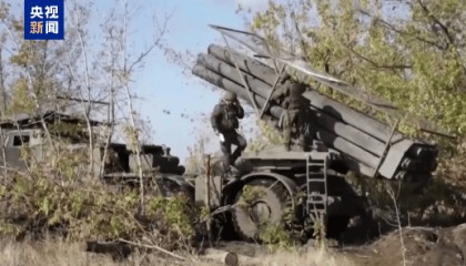 最新！乌克兰对俄境内纵深200至1100公里处发动最大规模袭击！俄罗斯一度发生大规模断网事件