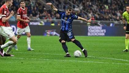 意杯-约维奇双响赖因德斯破门 米兰3-0国米总分4-1进决赛