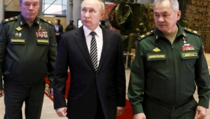 一天之内，4架主力战机坠毁！9名飞行员无一生还，真相扑朔迷离