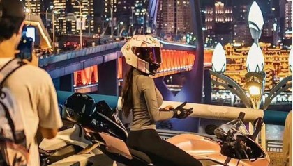 19岁网红机车女骑手海南遇车祸去世,交警回应!因避让摔车