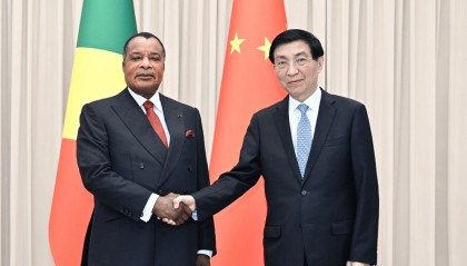 王沪宁会见刚果（布）总统萨苏