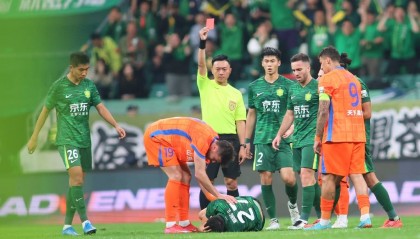 足协官方评议:国安VS泰山比赛中泽卡红牌判罚无误