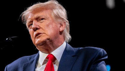 美政坛大地震！马斯克又有重大发现，特朗普紧急表态，事情不简单