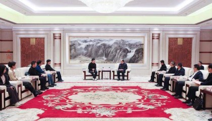 彭佳学会见百川智能创始人王小川一行