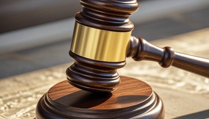 长沙男子花21万追女生未果后，起诉还钱并支付利息！法院判了