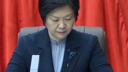 当过4年县长、6年县委书记的张远松,收钱又送钱!