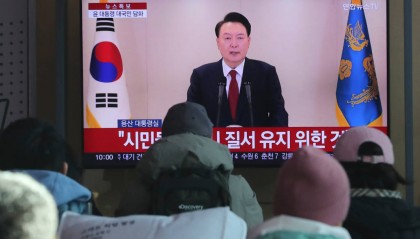 尹锡悦“支持率上升”背后：韩国的民意极化与朝野对抗加剧