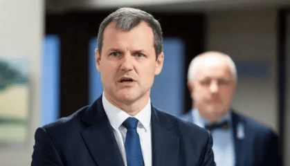 比美国还硬气?中方外交官被驱逐,沉默3天后,我外交部回应亮了!