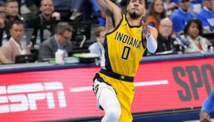 总决赛关键时刻！西亚卡姆力挺受伤哈利伯顿：我们100%支持你