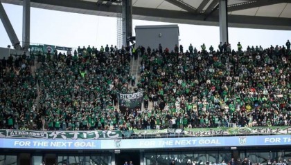 北京国安客场2-0战胜大连英博海发