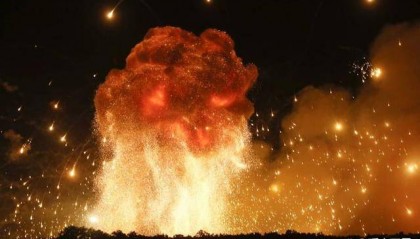 6枚美制导弹扑向俄!现场如原子弹爆炸!克宫高层紧急来华求助