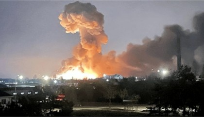 图160一夜炸翻乌克兰,防空警报狂响11小时,使馆关了一大片