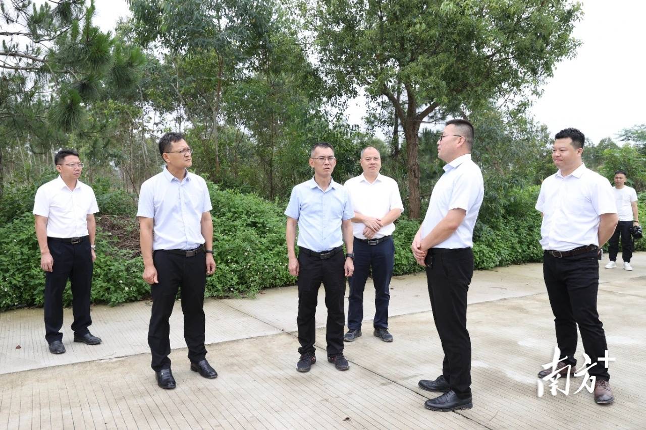胡志方到大沟镇督导海洋渔业跨县集群项目推进工作