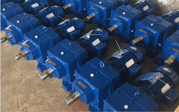 SA100-Y11-4P减速机SA100DRE160MC4-70.04底脚尺寸的解释