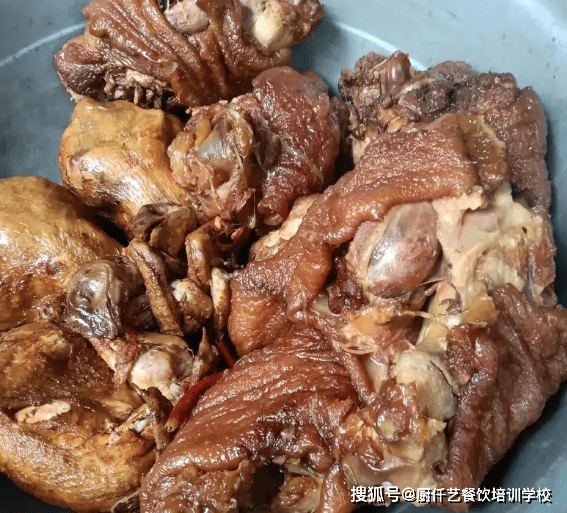卤肉培训去哪里学？学卤肉到哪里能学到正宗的？