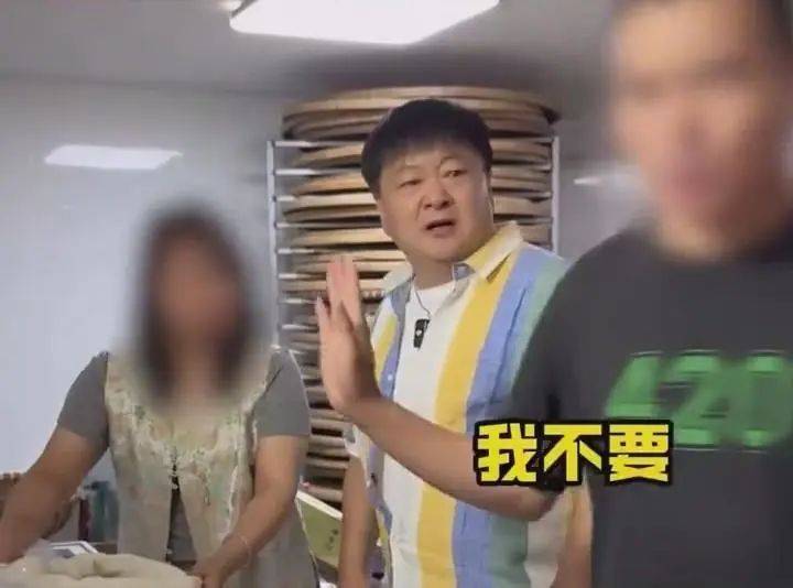 知名演员曝杭州一茶叶店茶水要价100元一杯，有男子称“爱买不买”，当地监管部门介入