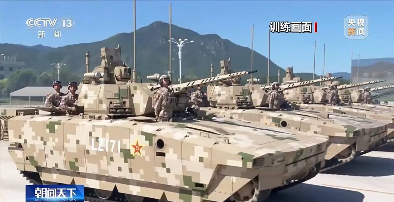 1厘米的极致精度！揭秘装备方队唯一的“三车引导”